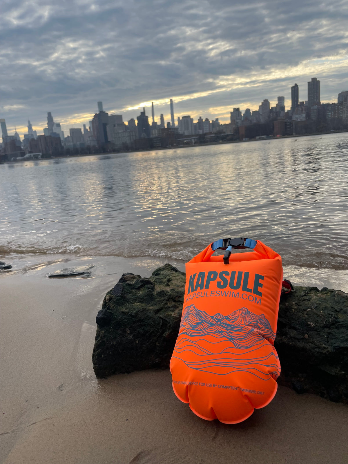KAPSULE Kai 20L swim buoy lightweight polyether TPU safety float open water